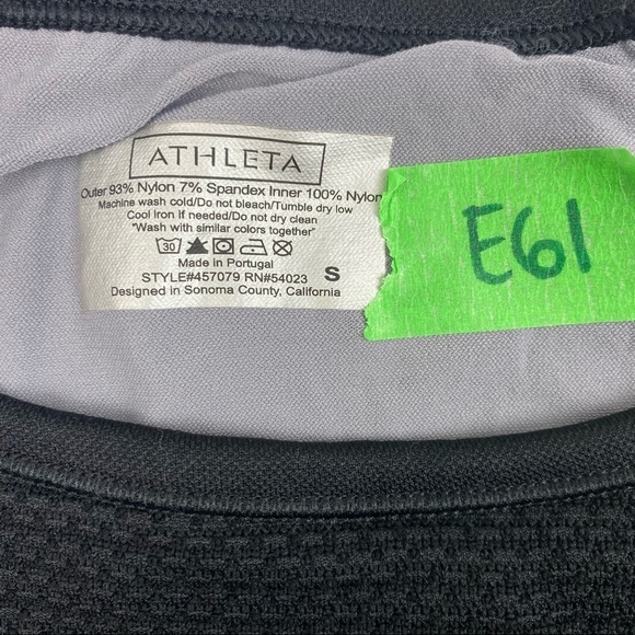 Athleta stretch long sleeve with grey liner - Picture 2 of 9